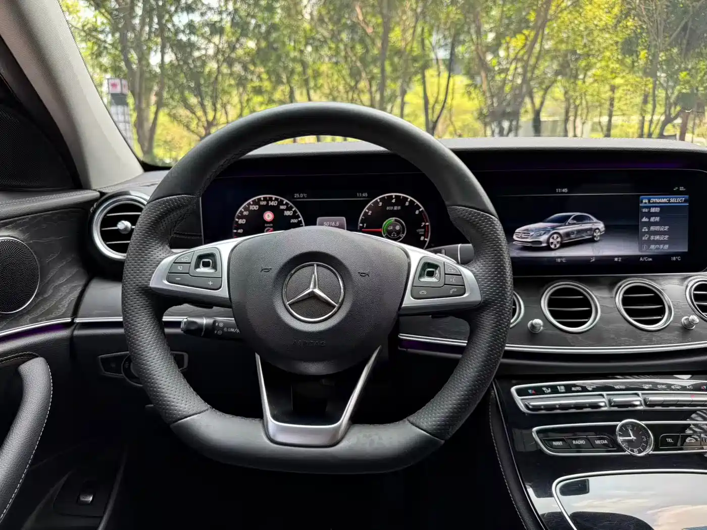 Mercedes-Benz E-Class 2017 E 200 L 4MATIC фото 10