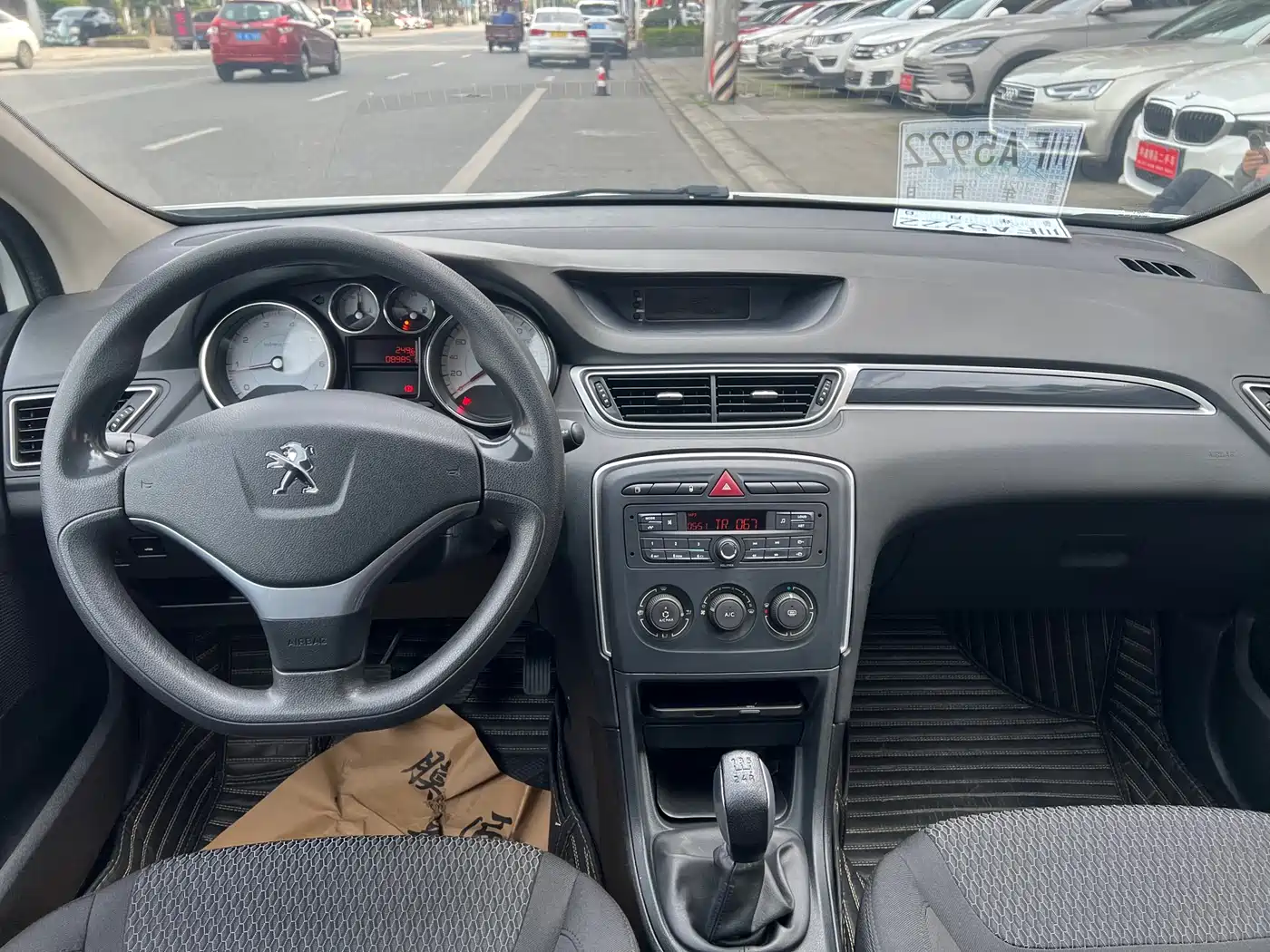 Peugeot 308 2016 1.6L Manual Fashion фото 5