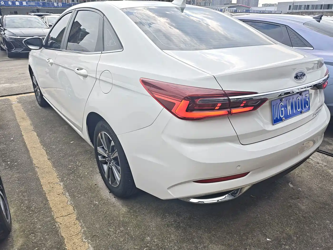 Ford Escort 2022 2021 1.5L Automatic Platinum Edition
