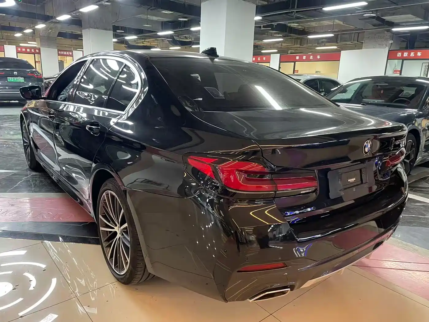 BMW 5 Series 2022 530Li Leading M Sport Package фото 11