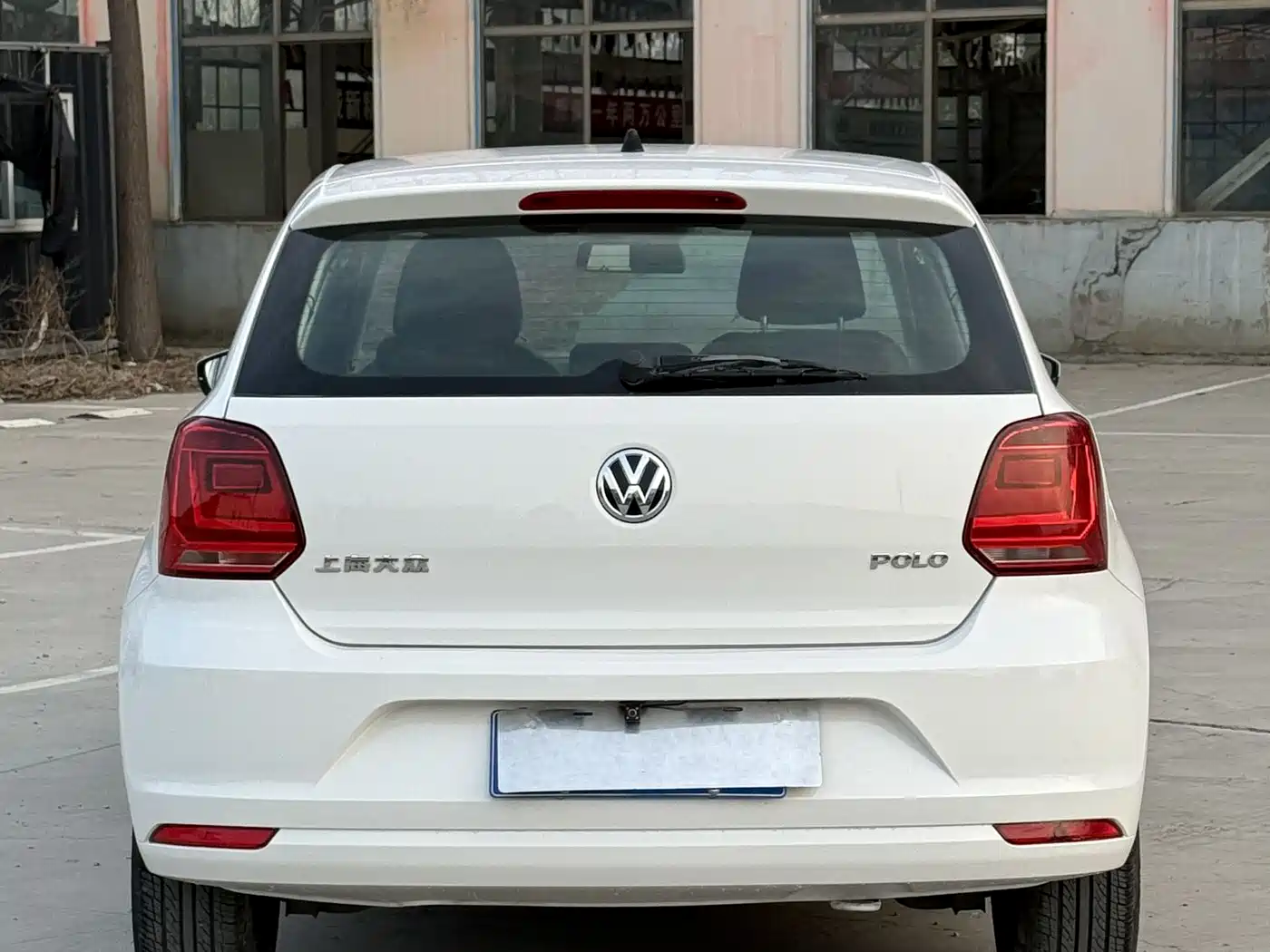 VOLKSWAGEN POLO
