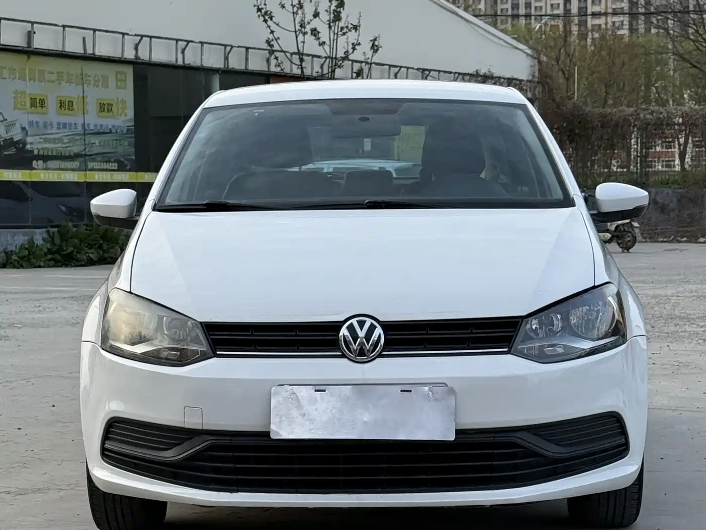 VOLKSWAGEN POLO