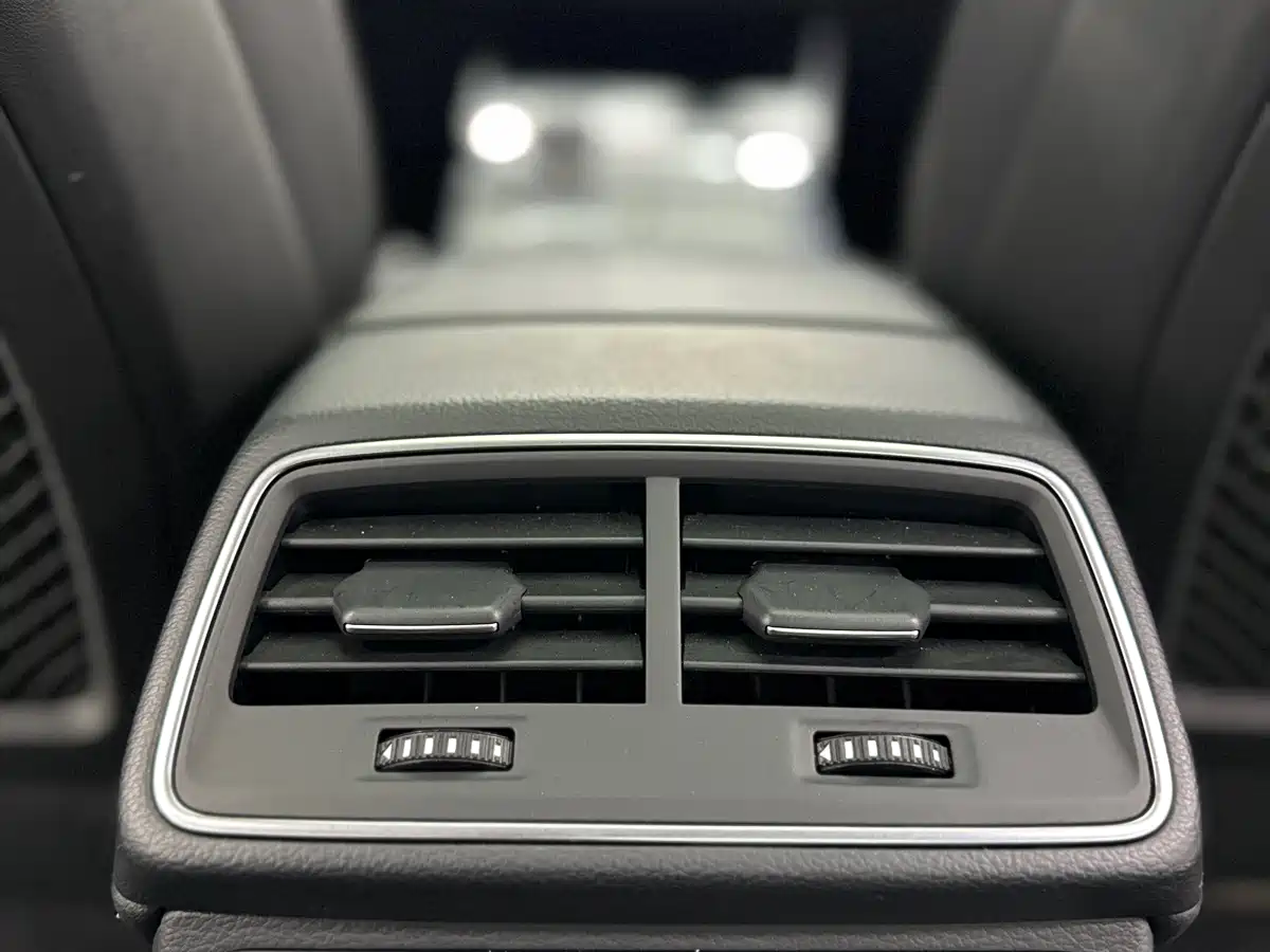 Audi A6L 2019 40 TFSI Luxury Elegance фото 11