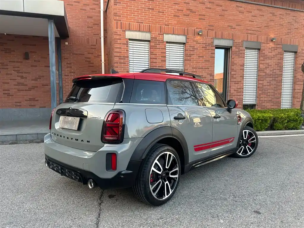 MINI JCW COUNTRYMAN