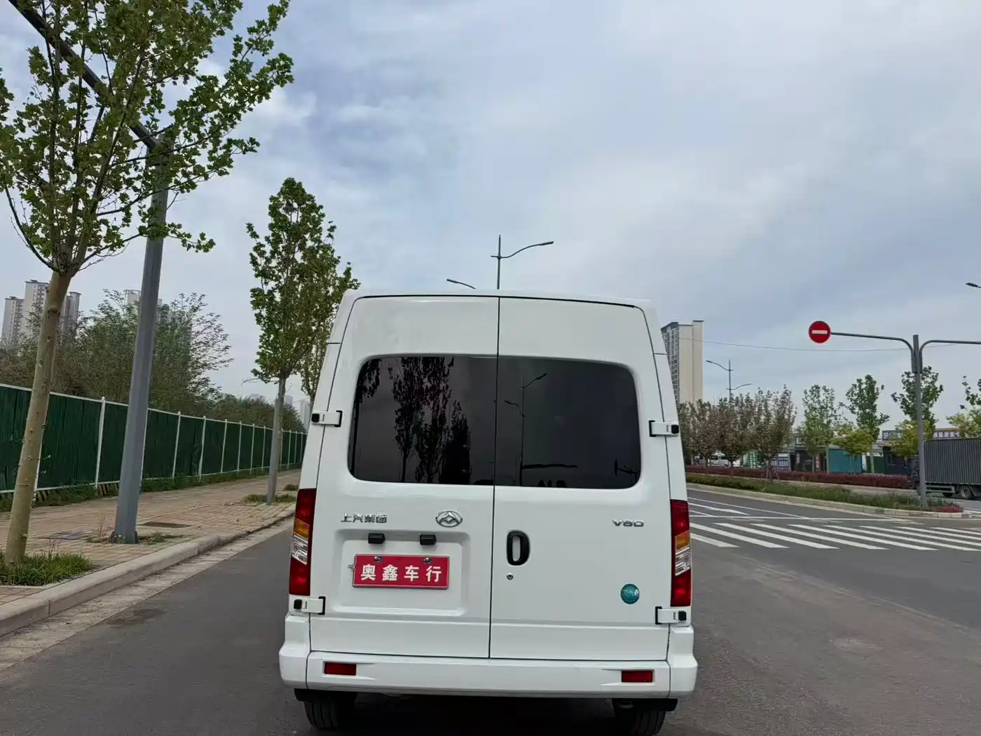 SAIC Maxus Xintu V80 2024 Model Year Aoyunton Value Edition 6MT Short Wheelbase Medium Roof 127Ps 5/6-Seater фото 8