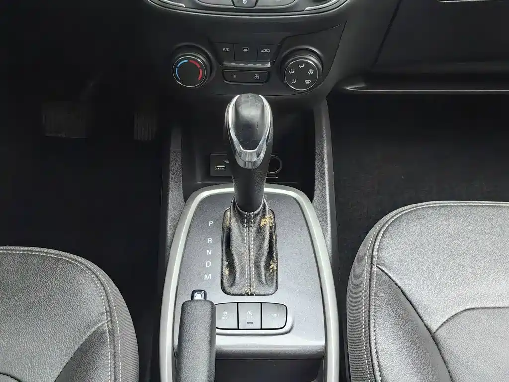 Chevrolet Lova RV 2016 2016 1.5L Automatic Fun Edition