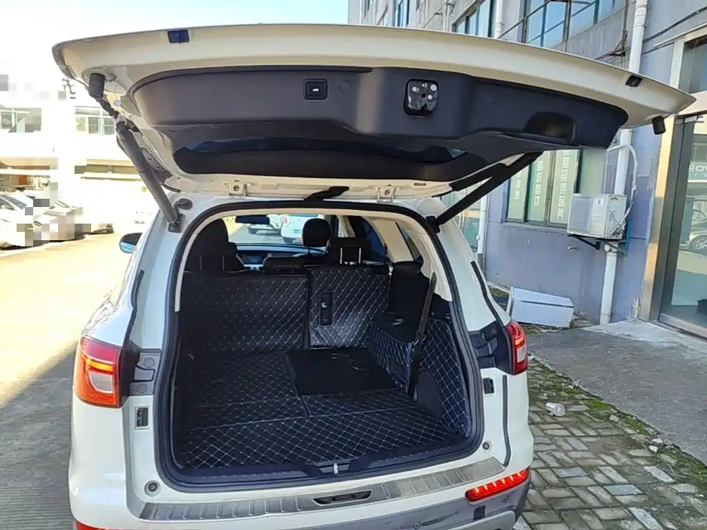Фото 19 - Haval H7