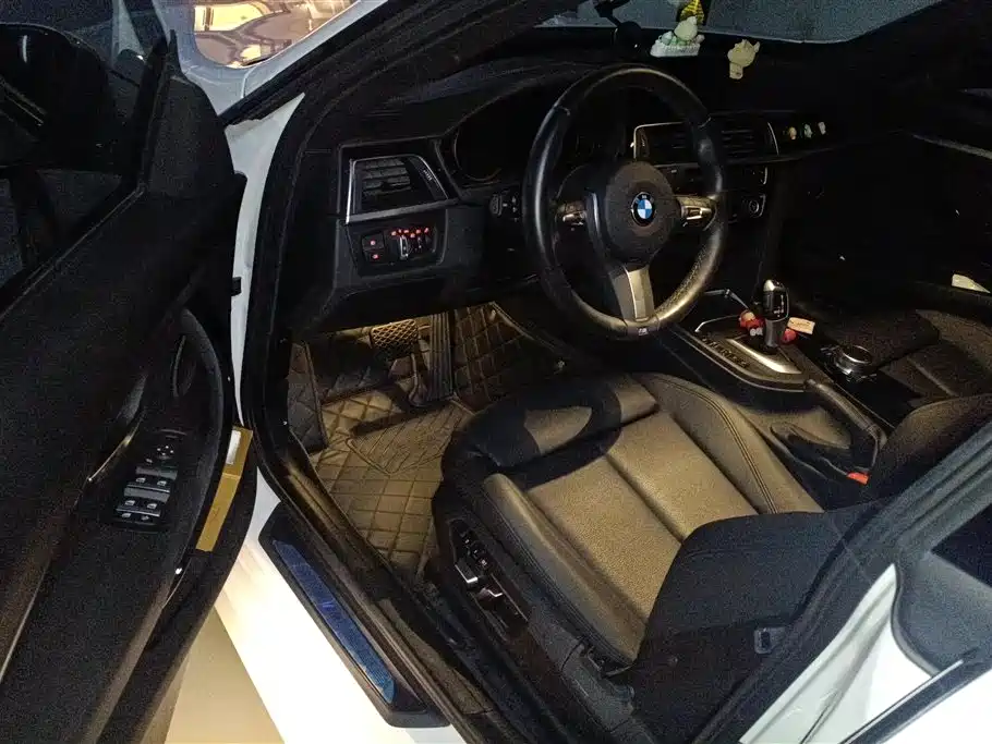 BMW 3 Series GT 2020 320i M Sport Package фото 9