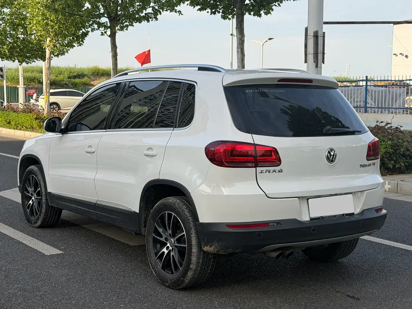 Volkswagen Tiguan 2015 1.8TSI Automatic 2WD Highline фото 7