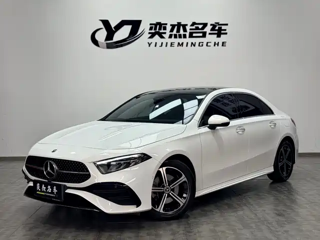 Mercedes-Benz A A 200 L, Стиль