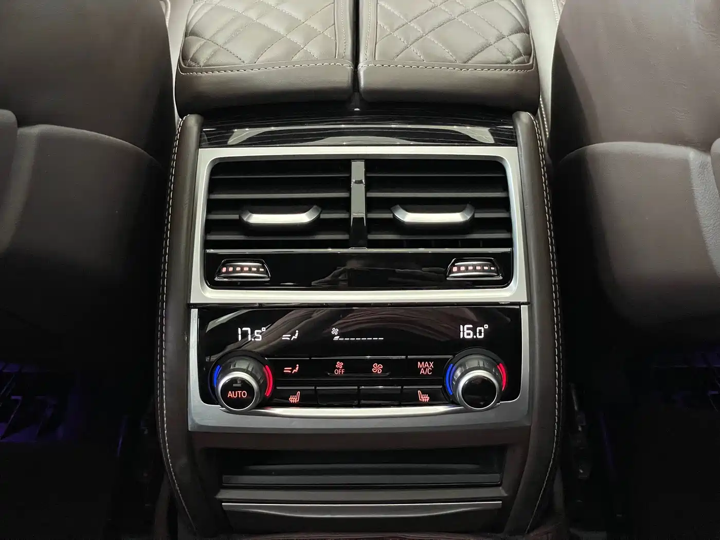 BMW 7 Series 2019 740Li Leading M Sport Package фото 18