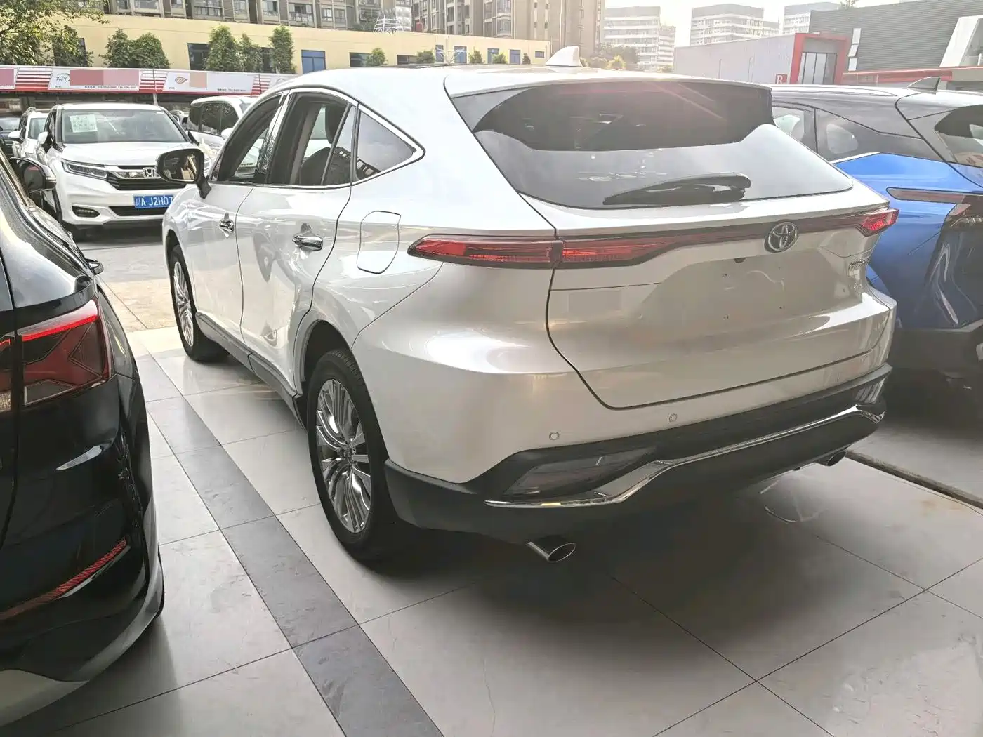 Toyota Lingfang HARRIER 2023 2022 2.0L CVT 2WD Premium Edition