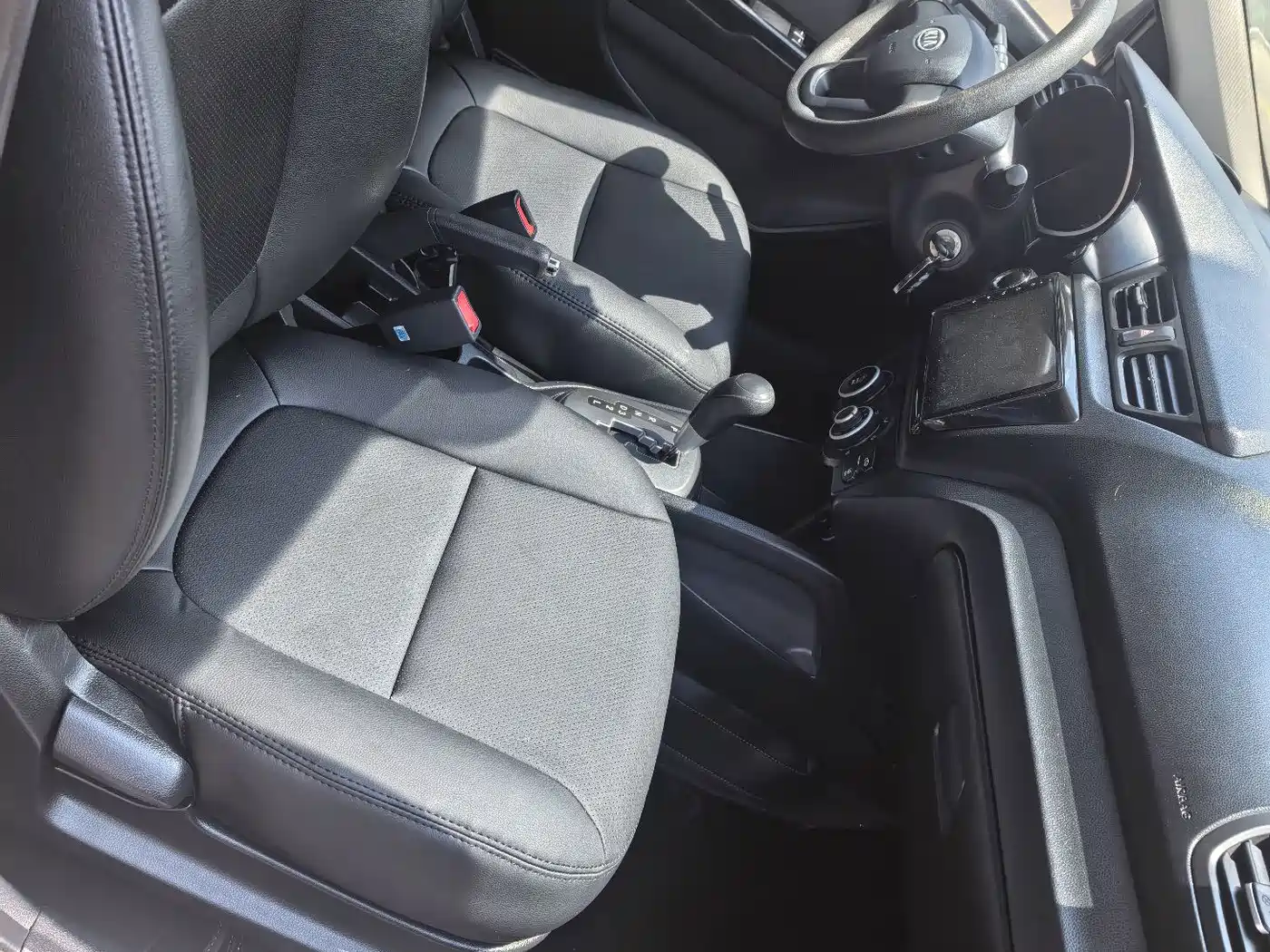 Kia K2 2012 2011 Sedan 1.4L AT GLS
