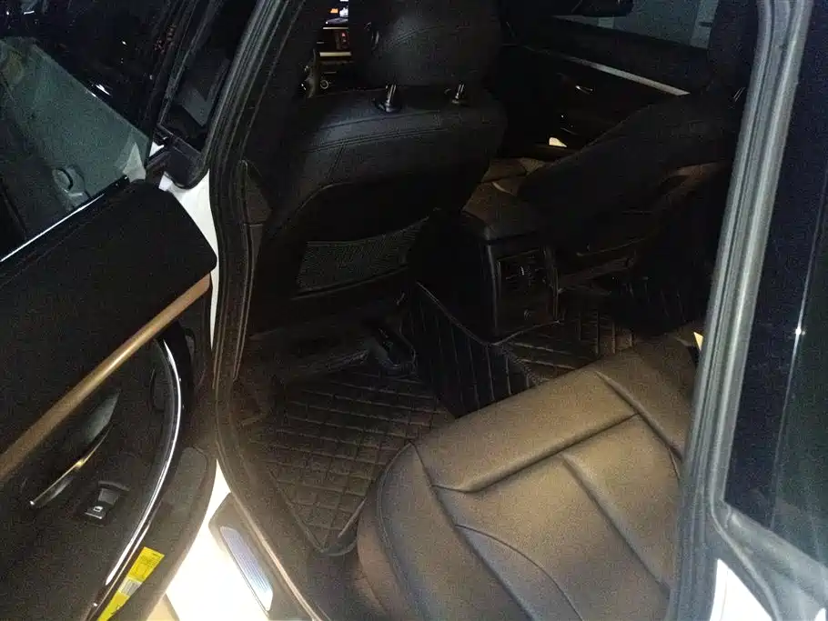 BMW 3 Series GT 2020 320i M Sport Package фото 11