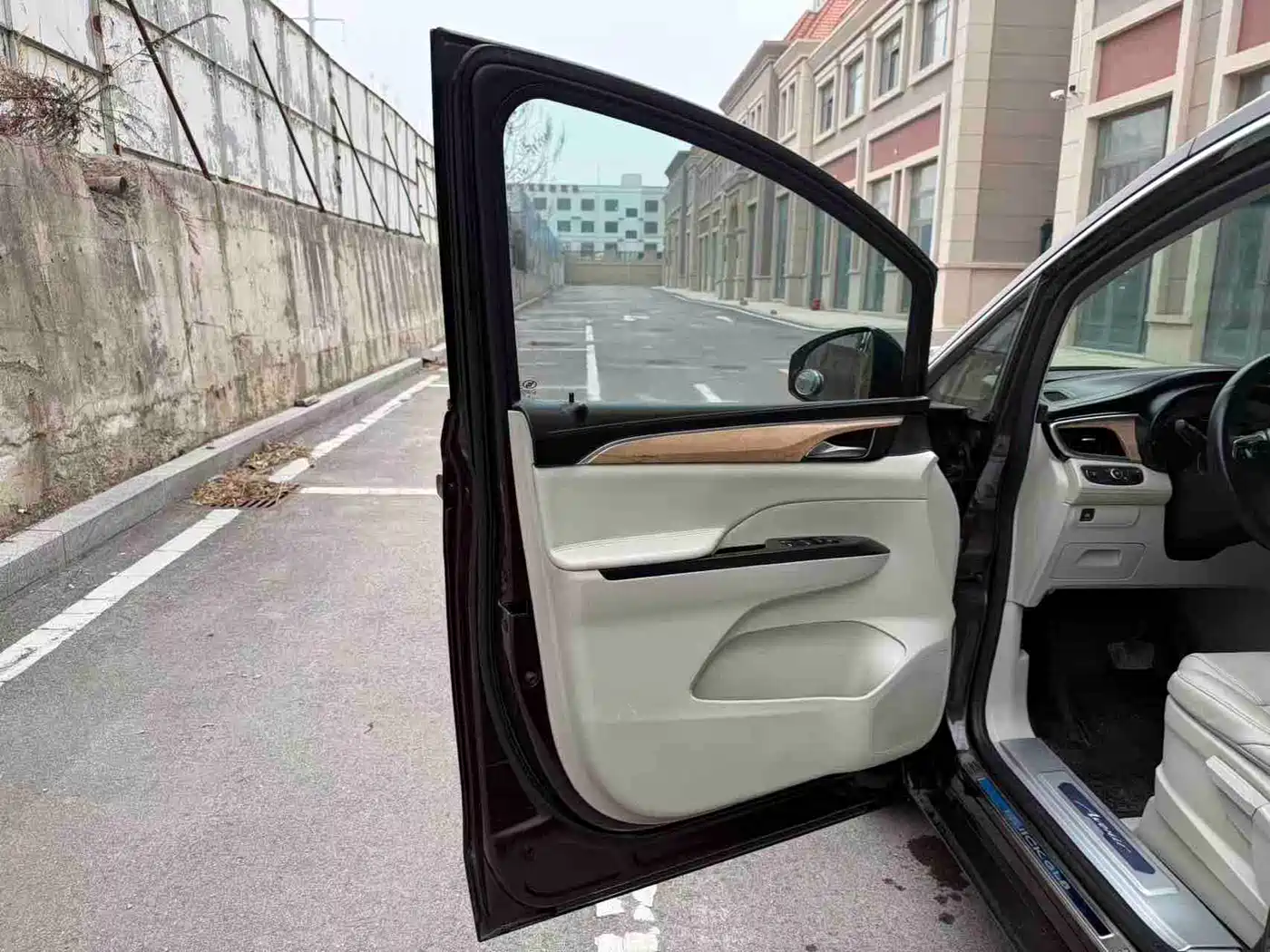 Buick GL8 2017 ES 28T Comfort Type China V фото 4