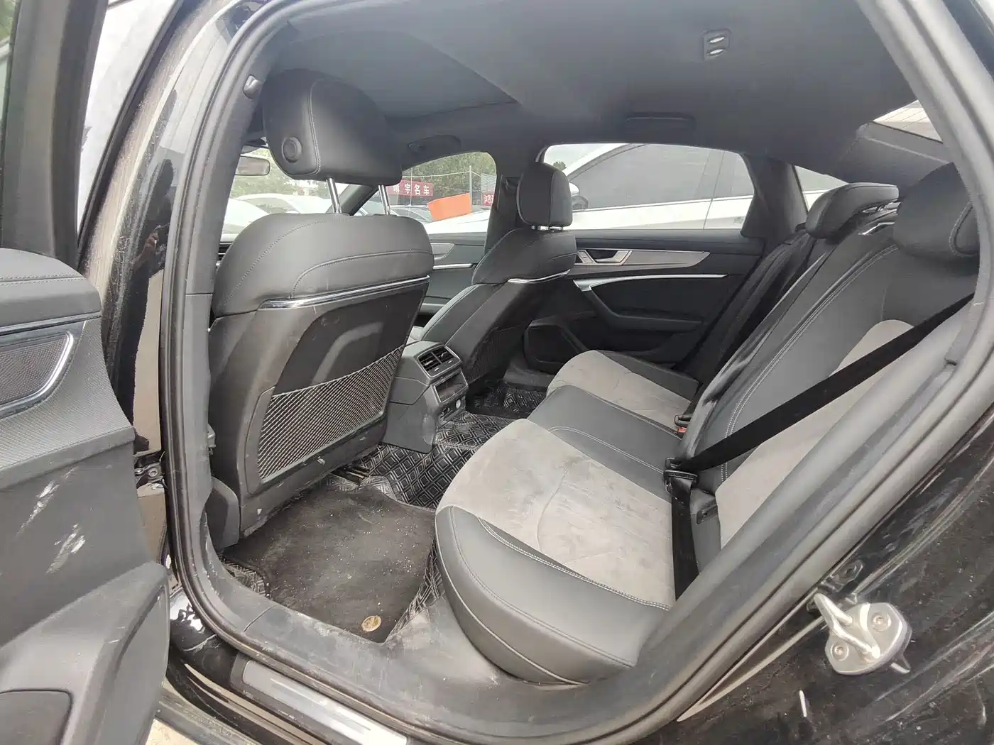 Photo 7 - Audi A6L