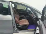 Photo 8 - Buick GL6