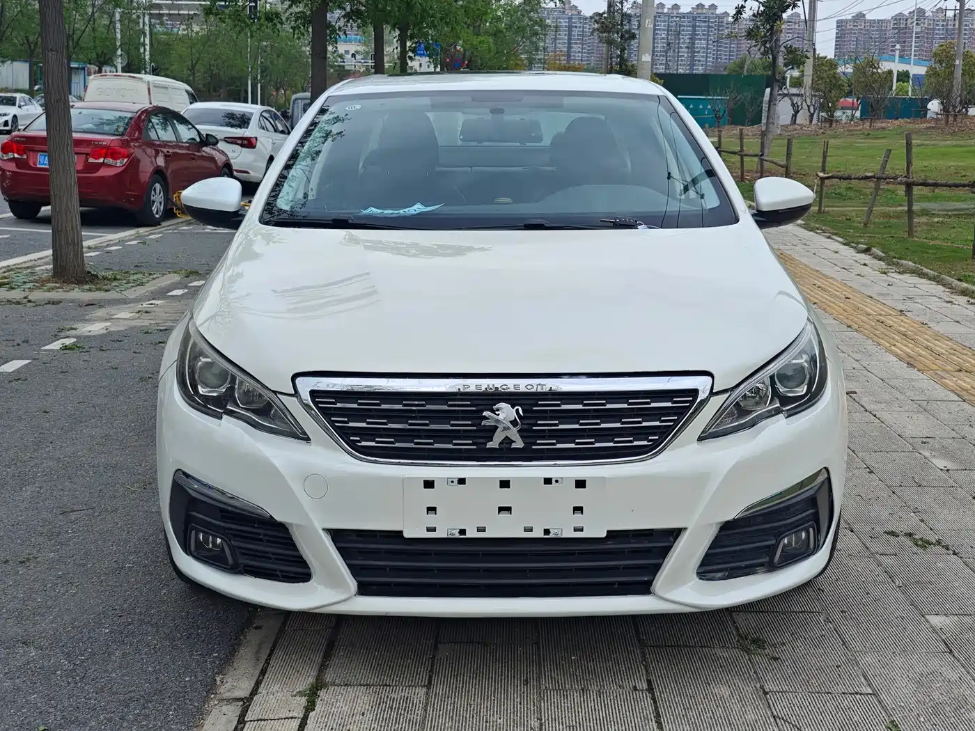 Peugeot 308 2016 1.6L Automatic Luxury фото 2