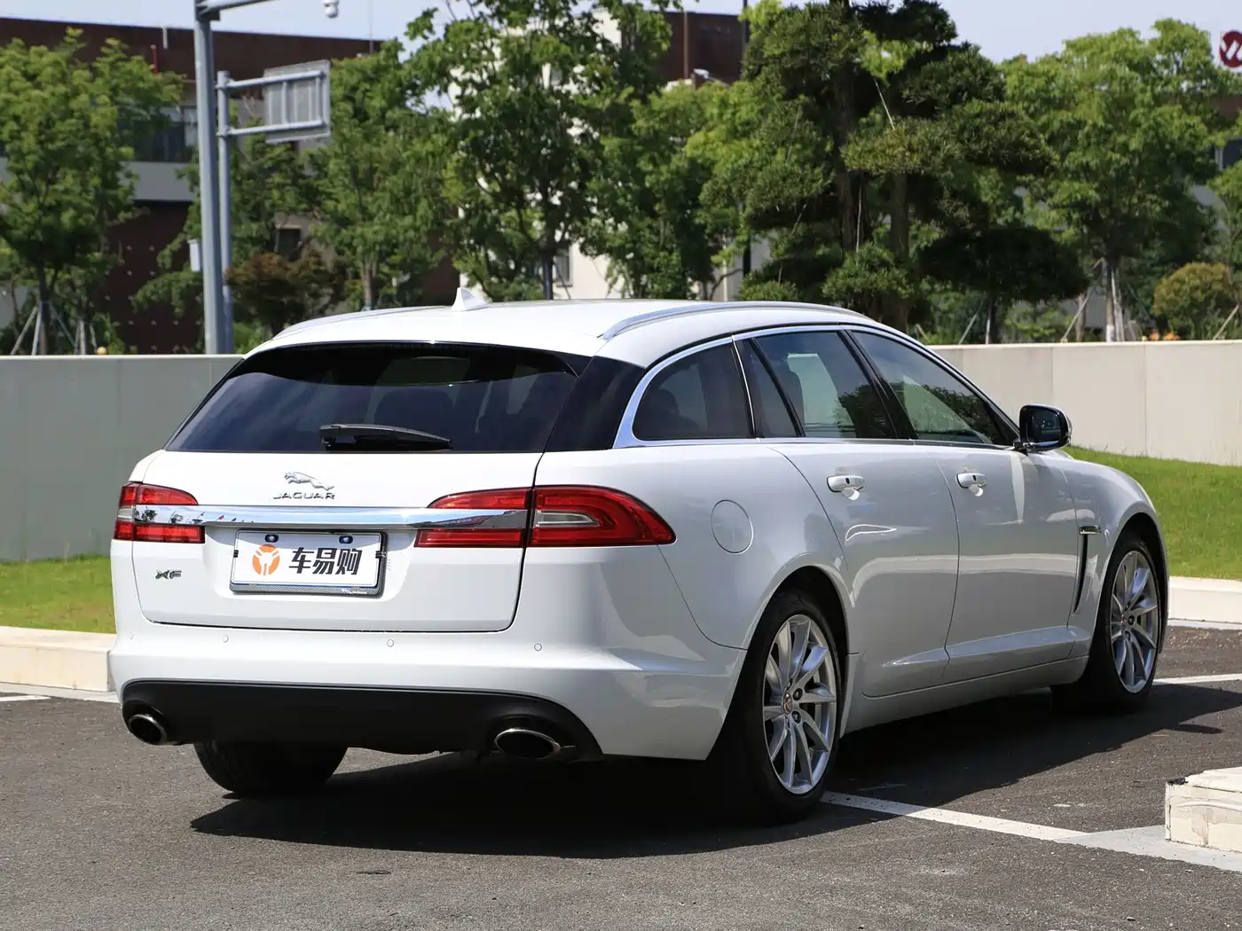 Jaguar XF 2016 2015 XF 2.0T Sportbrake Luxury Edition