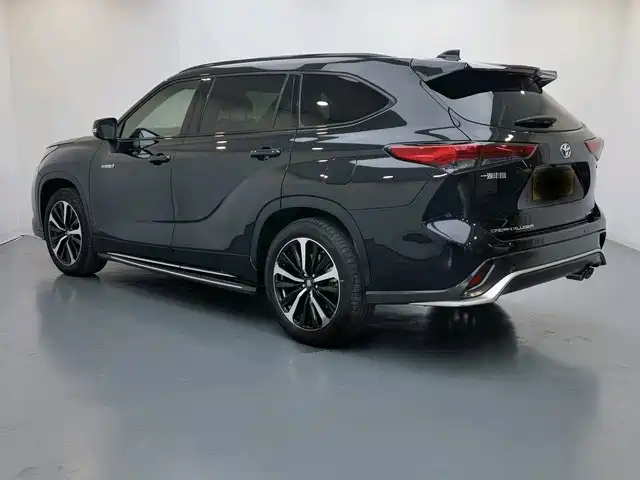 Toyota Crown Kluger 2022 2.5L HEV 4WD Premium Edition фото 13