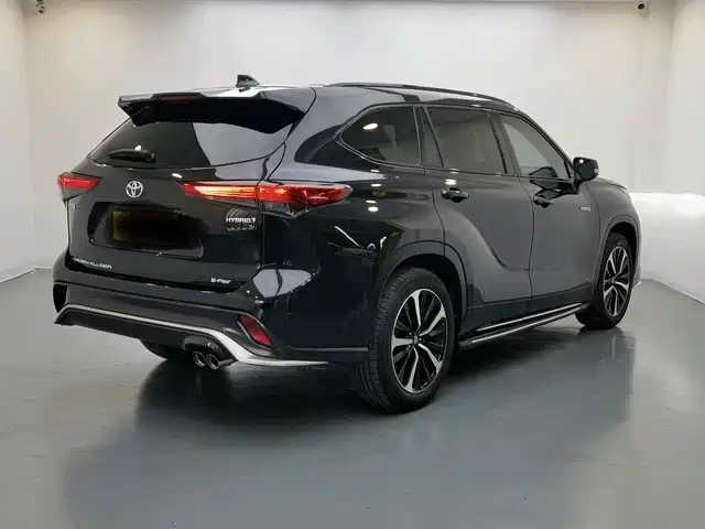 Toyota Crown Kluger 2022 2.5L HEV 4WD Premium Edition фото 4