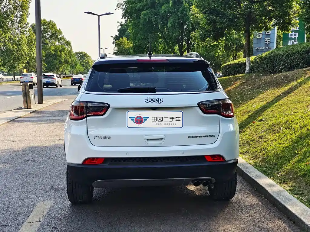 Фото 5 - Jeep Compass
