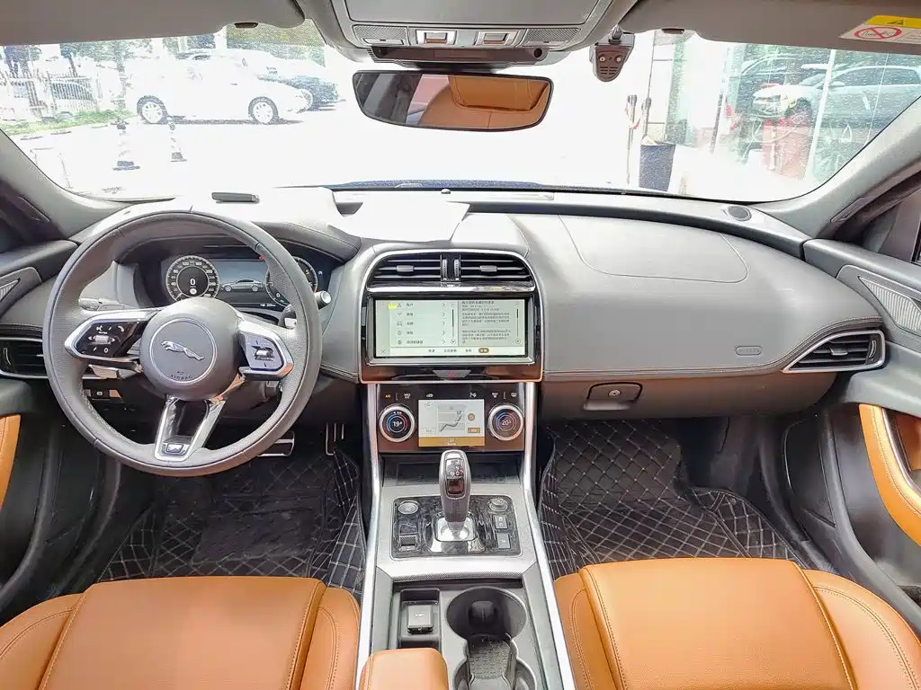 Jaguar XEL 2025 2025 2.0T 250PS R-DYNAMIC 90th Anniversary Edition