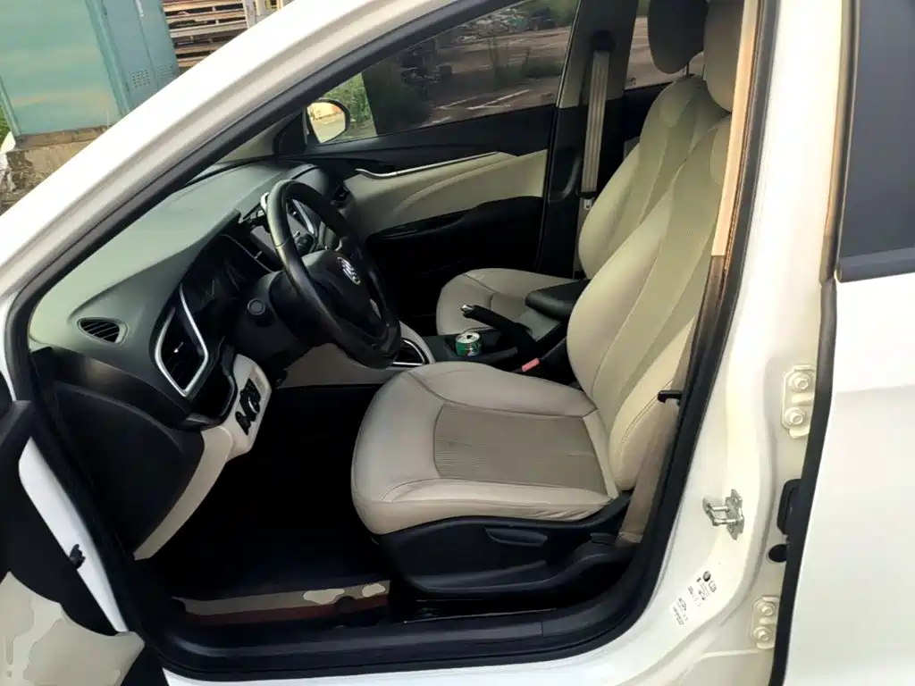 Фото 15 - Buick Excelle