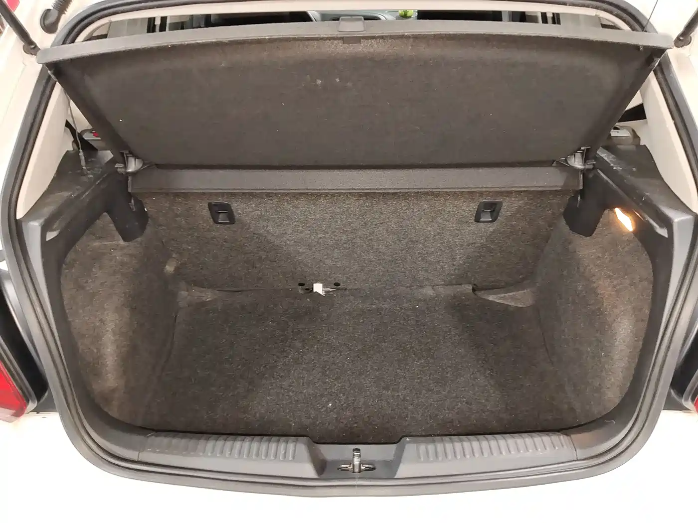Volkswagen Polo 2014 1.4L Manual Trend Edition фото 16