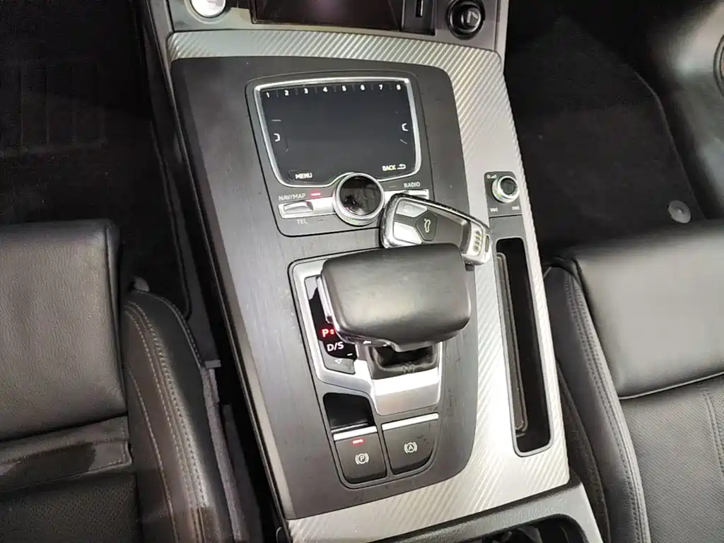 Audi Q5L 2019 2018 45 TFSI Exclusive Sport (China V)