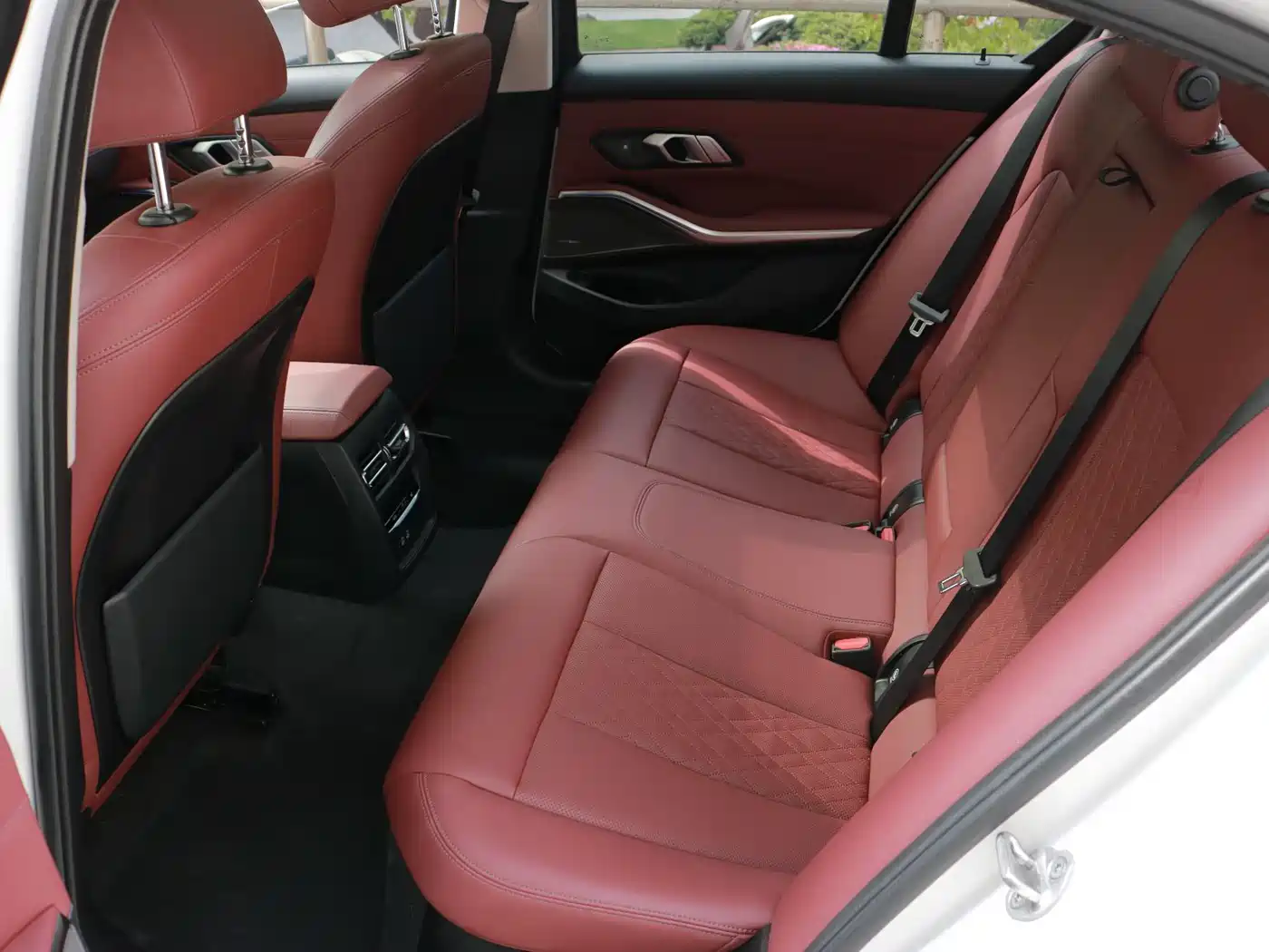 BMW 3 Series 2021 325i M Sport Night Edition фото 7
