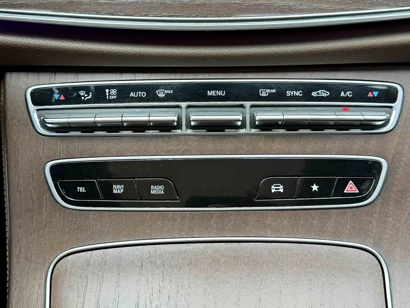 Mercedes-Benz E-Class 2022 E 300 L Sport Fashion фото 15
