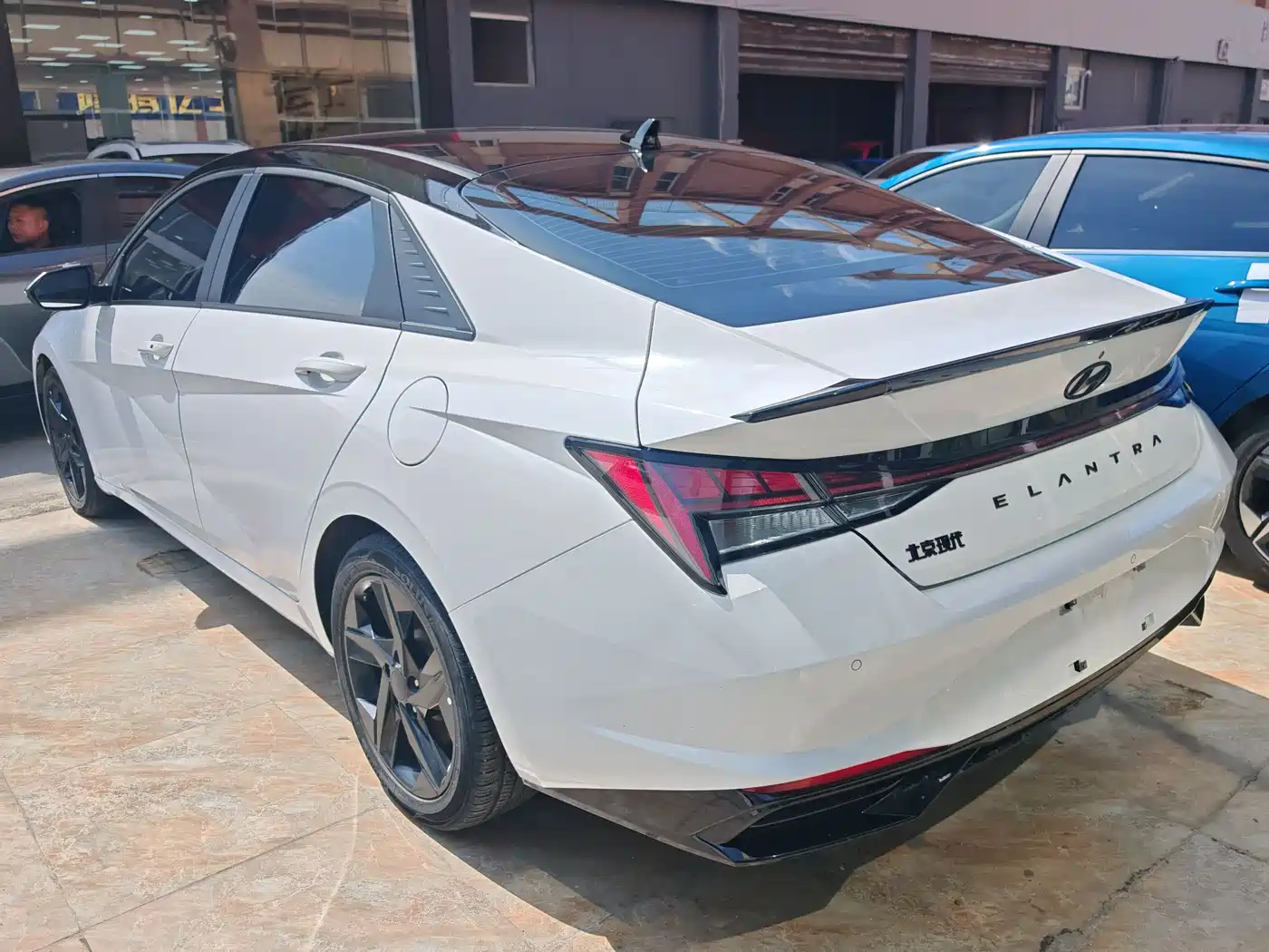 Hyundai Elantra 2022 1.5L CVT TOP Flagship Edition фото 15