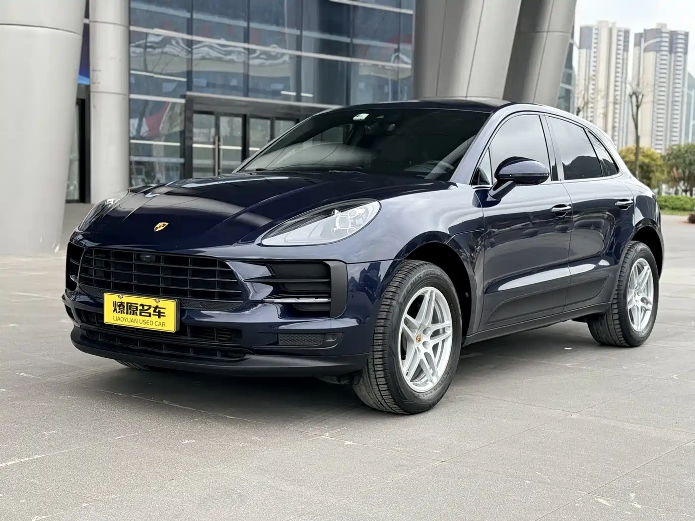 PORSCHE MACAN
