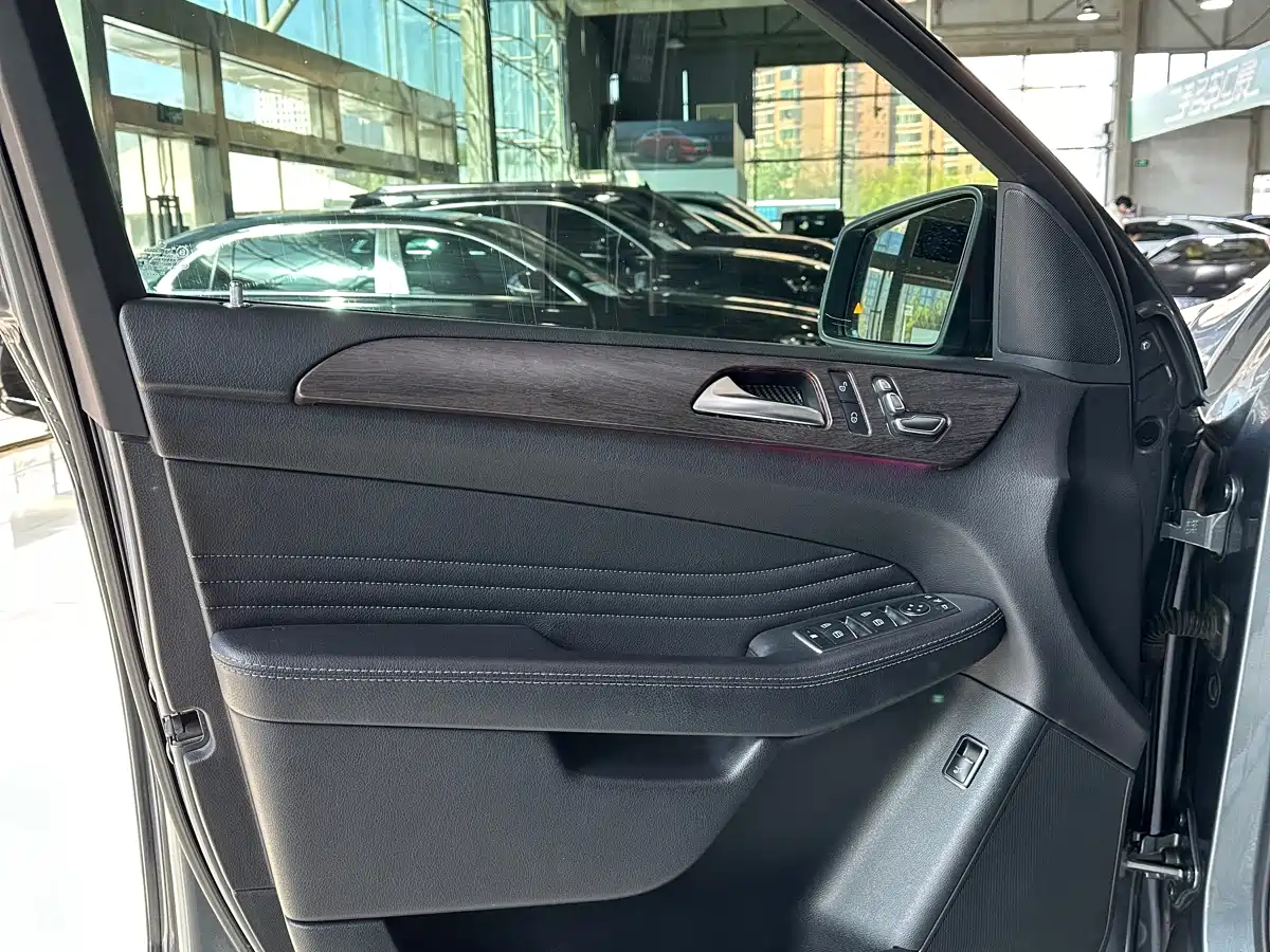 Mercedes-Benz GLE Coupe 2018 GLE 320 4MATIC Coupe SUV фото 8