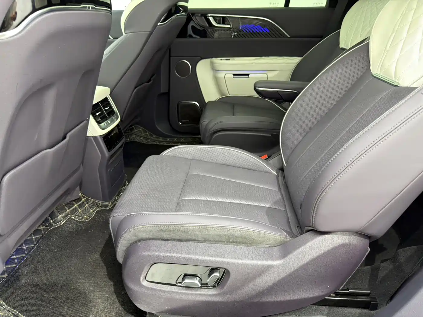 Hongqi E-HS9 2023 2022 660km Qi Chang Edition (6-seater)