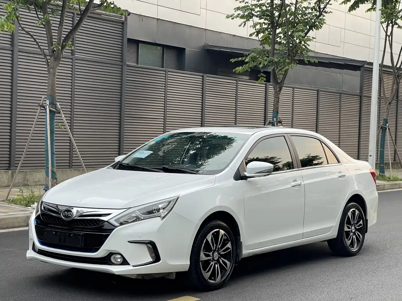 BYD Qin New Energy 2015 1.5T Double Champion Flagship Plus