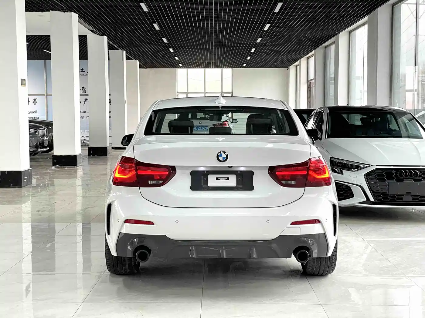 BMW 1 Series 2023 120i M Sport Radiance Edition фото 5