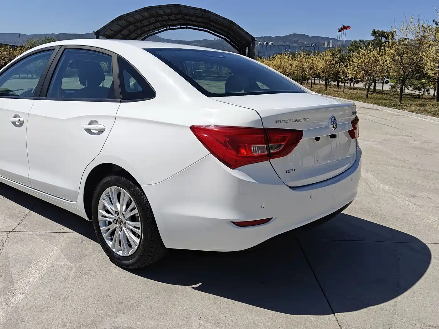 Buick Excelle 2015 15N Automatic Elite фото 3