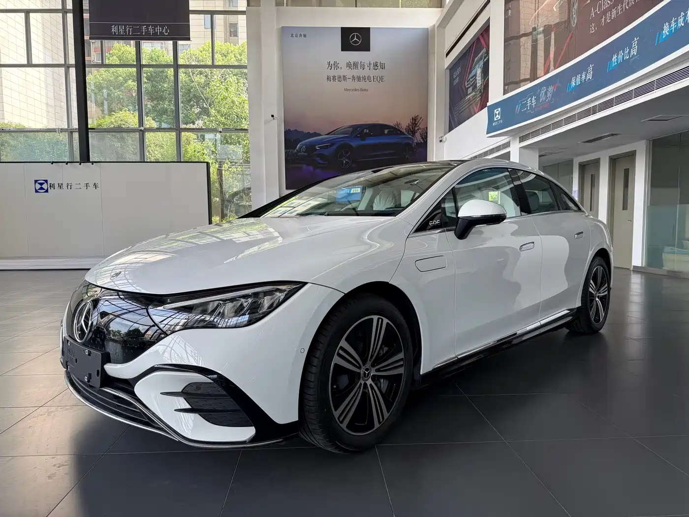 Mercedes-Benz EQE 2025 2025 Model 500 4MATIC Luxury Edition