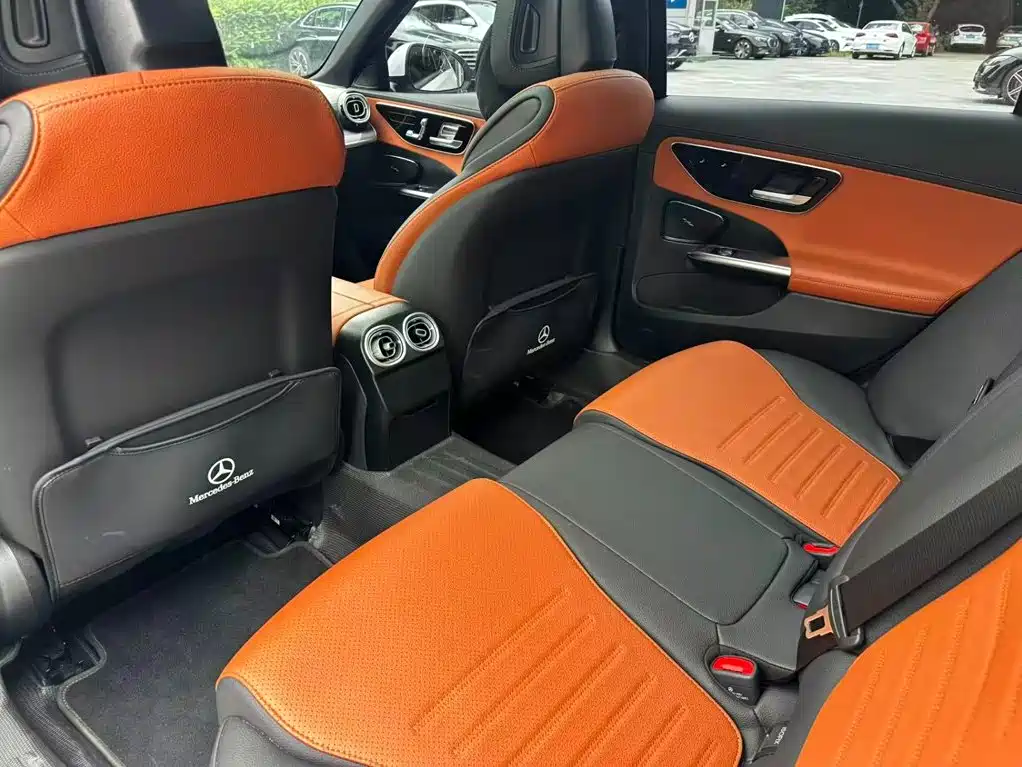 Фото 18 - Mercedes-Benz C-Class