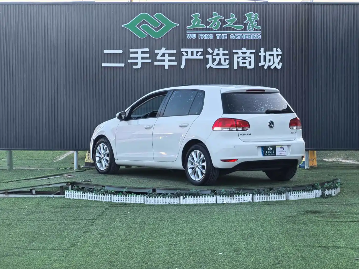 Volkswagen Golf 2014 1.6L Automatic Comfort фото 21