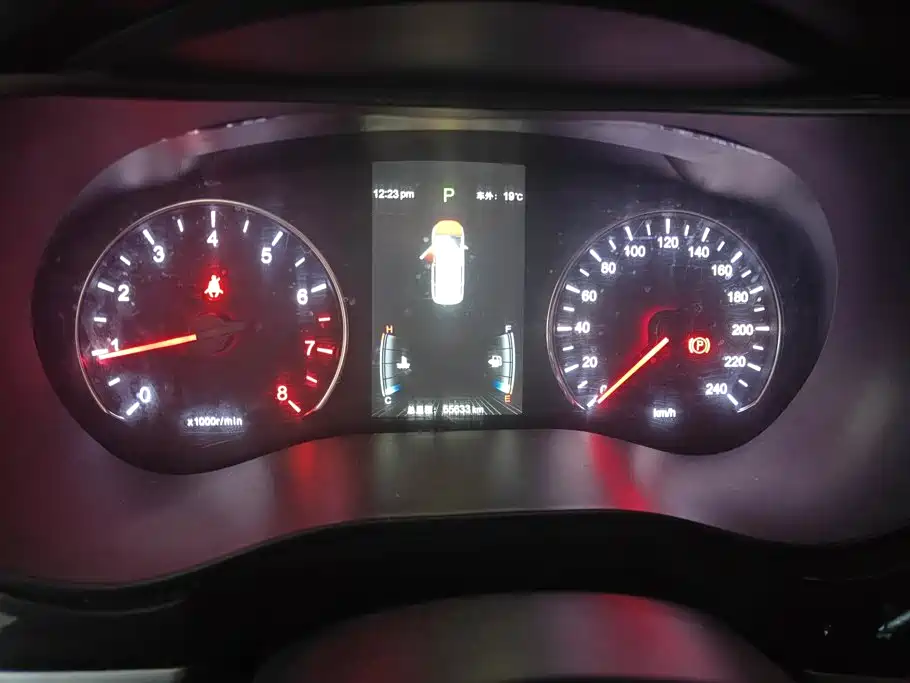 Фото 14 - BYD Song MAX