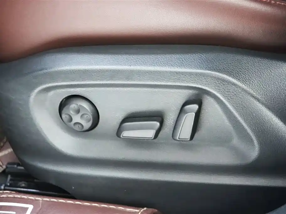 Audi Q3 2015 35 TFSI quattro Technology фото 14