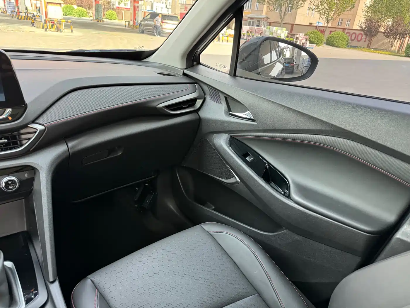 Chevrolet Volando 2018 Redline 530T Auto Premium Edition (5+2 seater) China V фото 14