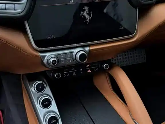 Ferrari GTC4Lusso 2016 6.3L V12 фото 4