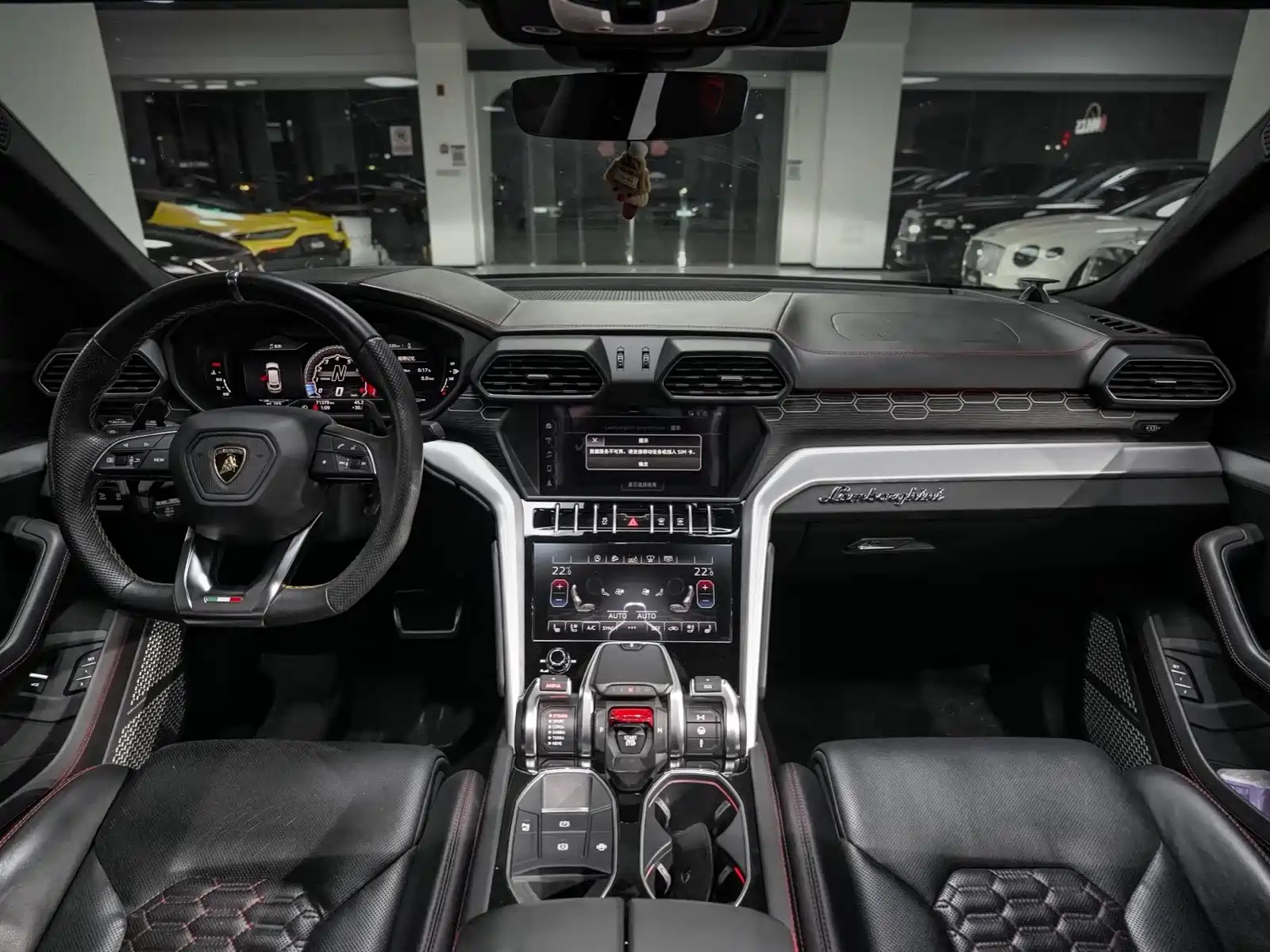Фото 9 - Lamborghini Urus