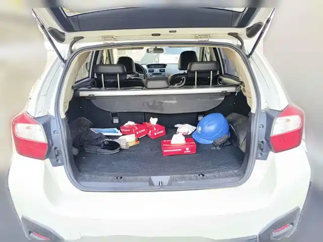 Subaru XV 2012 2.0i Luxury Edition — фото 5