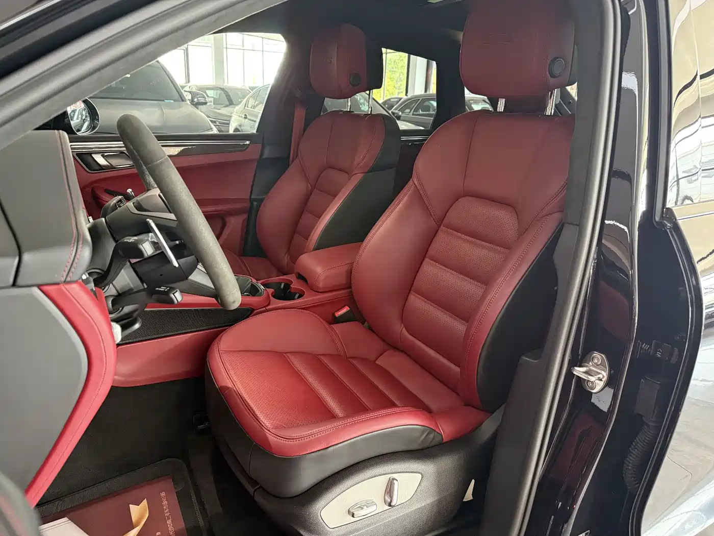 Porsche Macan 2023 Macan GTS 2.9T фото 6