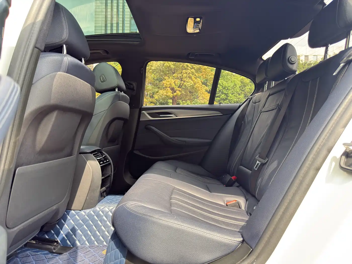 BMW 5 Series (Import) 2018 525i M Sport Package фото 5